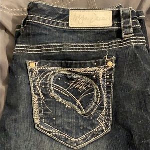 Ariya jeans